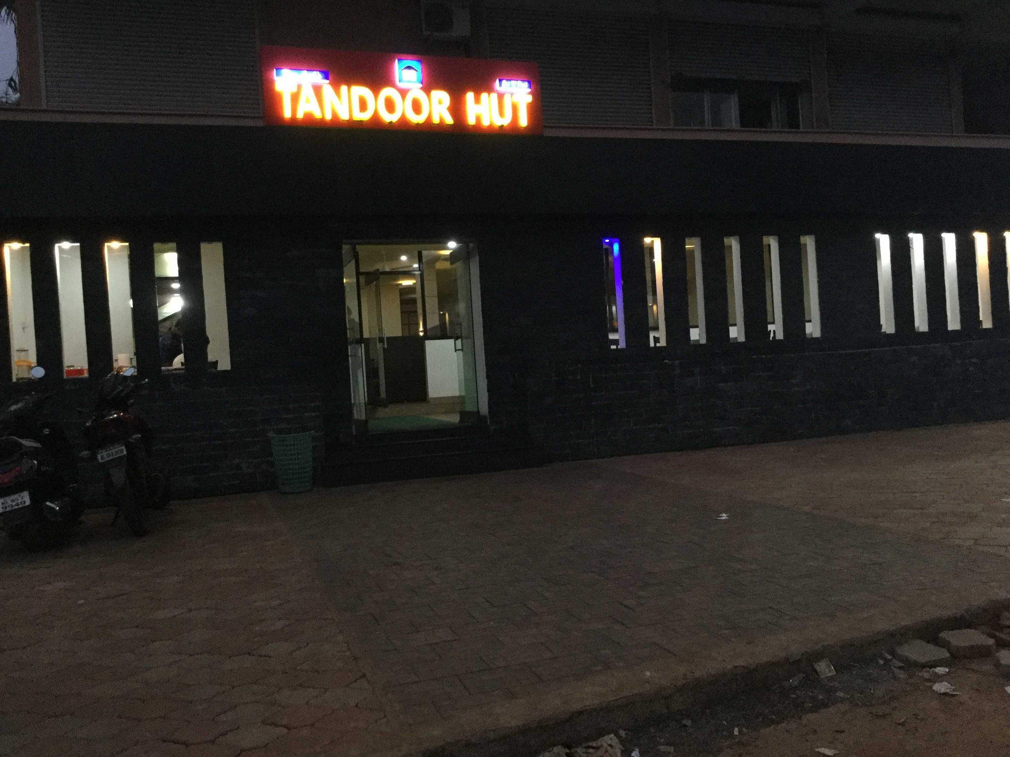 THANDOOR HUT VENGARA